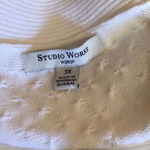 NWT White sweater with a basket weave design in size 3 XL any STUDIO WORKS - Picture 11 of 13